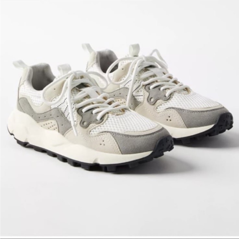 Loft versa trainer sneakers size 5